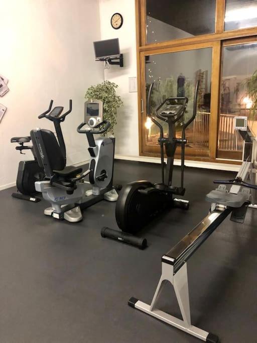 Modern Apt, Swimming Pools, Wellness & Tennis Apartment