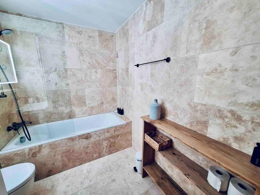Apartment Modern Apt, Swimming Pools, Wellness & Tennis *