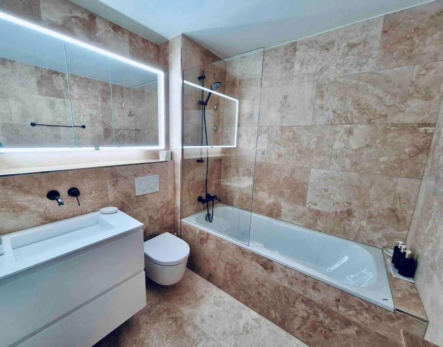 Apartment Modern Apt, Swimming Pools, Wellness & Tennis